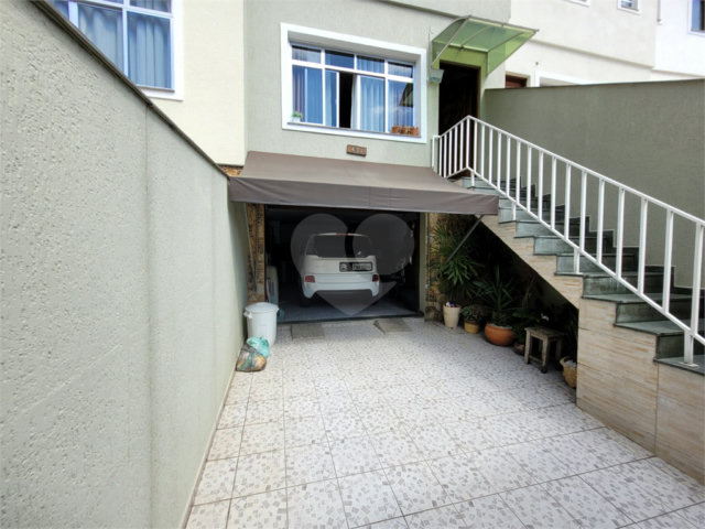 Sobrado à venda com 2 quartos em Vila Nivi, São Paulo, SP