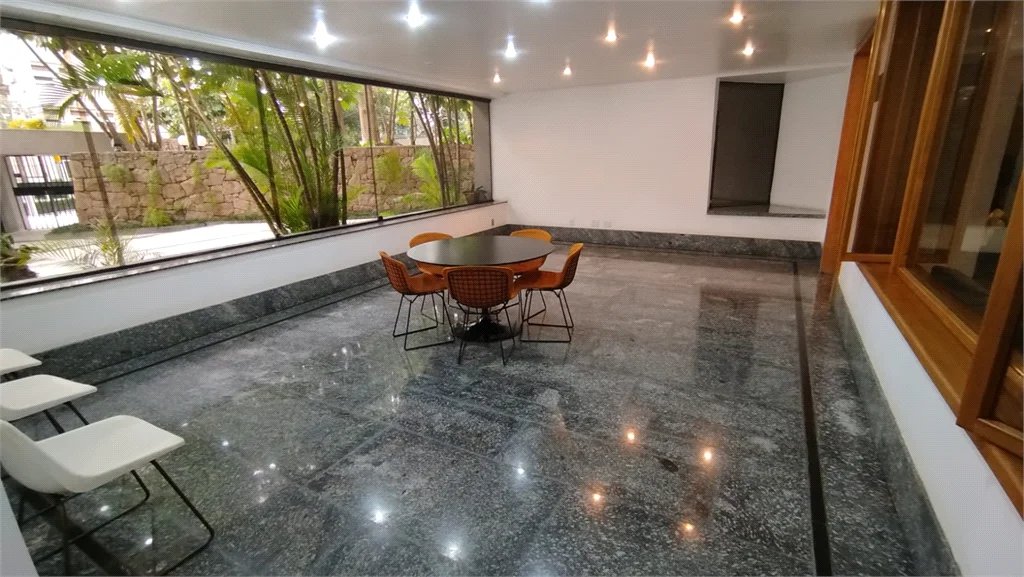 Duplex para alugar com 3 suítes em Real Parque, São Paulo, SP