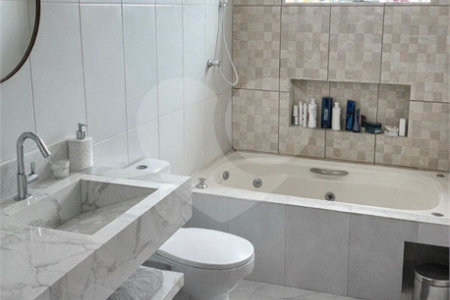 Sobrado à venda com 7 quartos, sendo 1 suíte, em Americanópolis, São Paulo, SP