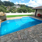 Casa à venda com 5 quartos, sendo 3 suítes, no condomínio Alpes da Cantareira, Mairiporã - SP