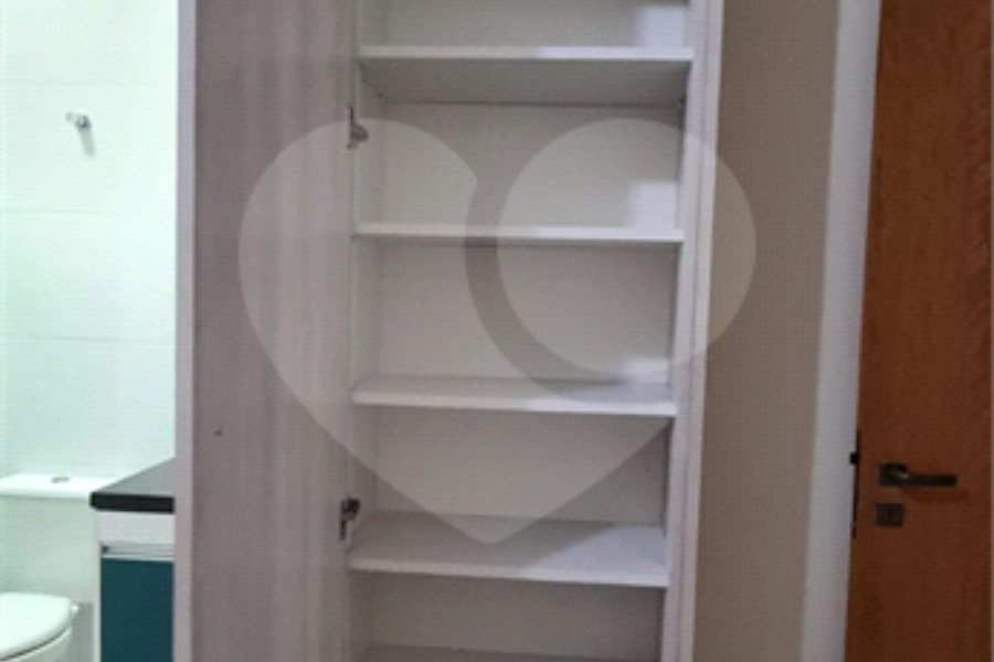 Casa à venda com 3 quartos, sendo 1 suíte, no condomínio Alvorada Parque Vitória, São Paulo - SP