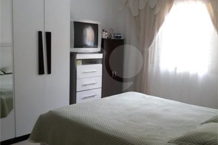 Sobrado à venda com 4 quartos, sendo 2 suítes, em Jardim dos Pinheiros, Atibaia, SP