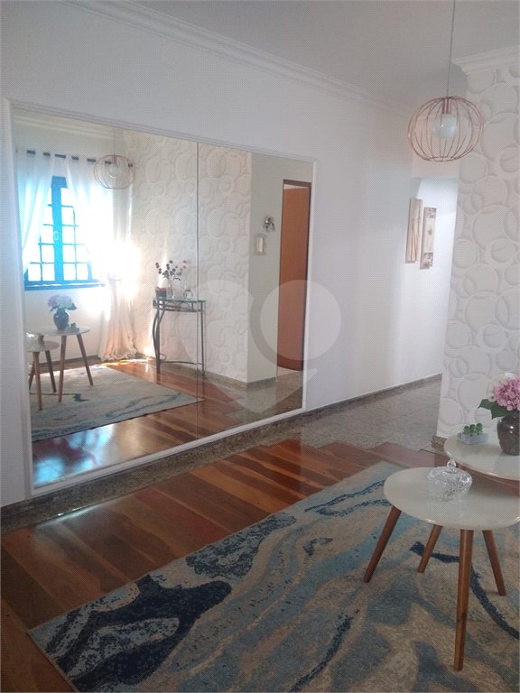 Sobrado à venda com 3 quartos, sendo 1 suíte,  em Vila do Castelo, São Paulo, SP