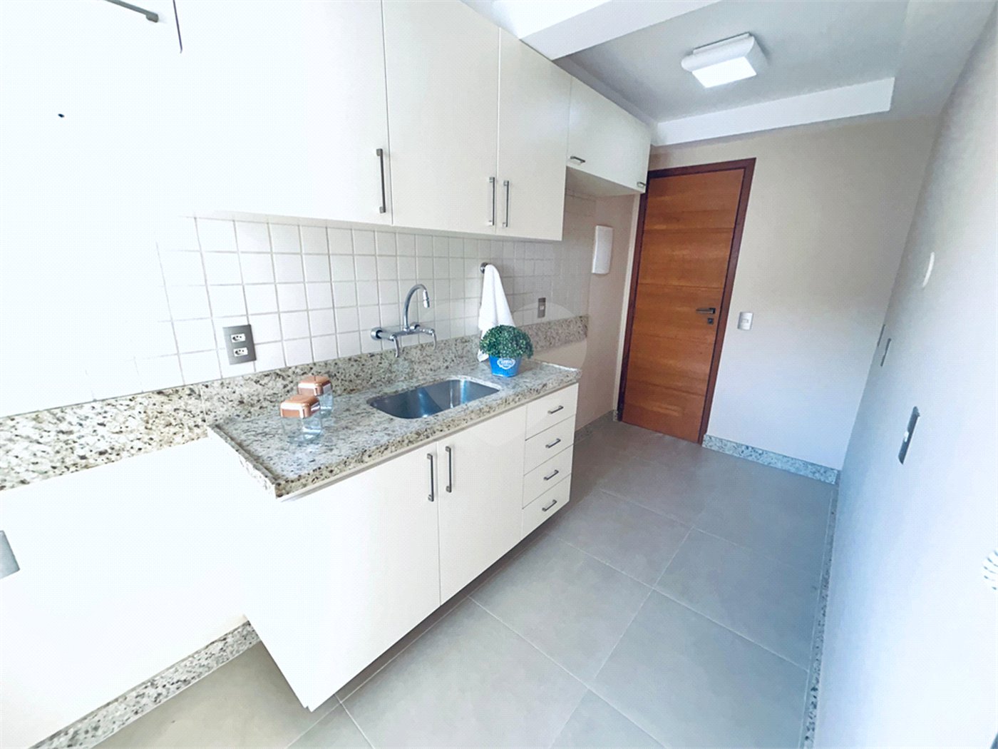 Apartamento à venda com 2 quartos, sendo 1 suíte, em Grajaú, Rio de Janeiro, RJ