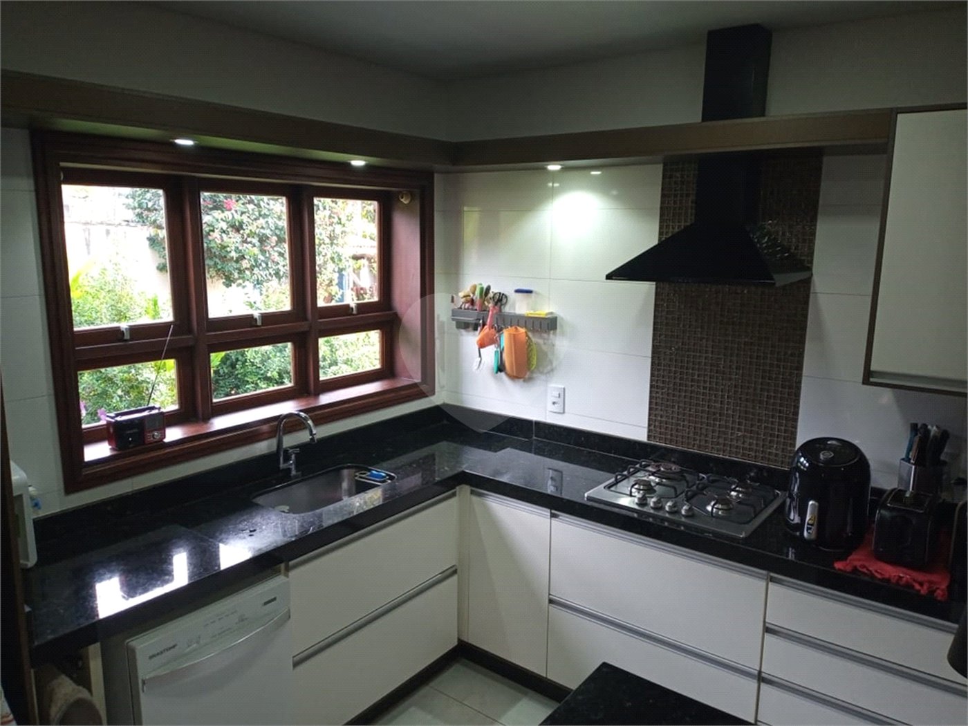 Casa à venda ou para alugar com 3 quartos, sendo 1 suíte, no condomínio Recanto Florido, Vinhedo - SP