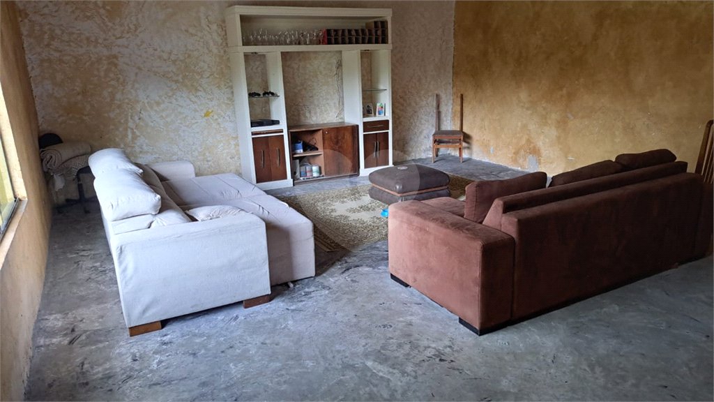 Casa à venda com 3 quartos, sendo 1 suíte, no condomínio Alpes da Cantareira, Mairiporã - SP