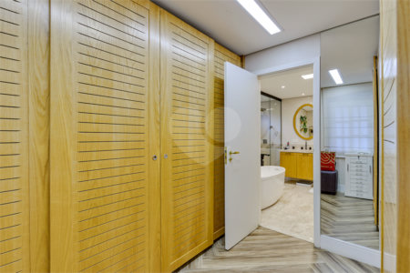 Casa Térrea à venda com 4 suítes em Chácara Flora, São Paulo, SP