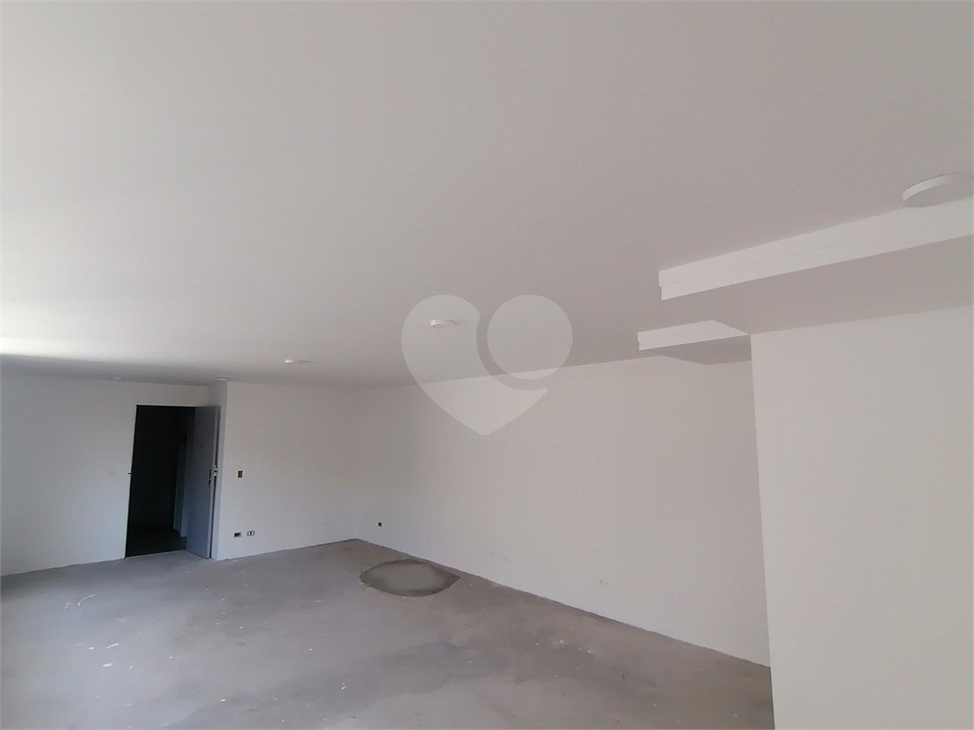 SALA COMERCIAL, ESPAÇO LIVRE DE 59m2, NA ÁREA NOBRE DA BELA VISTA.