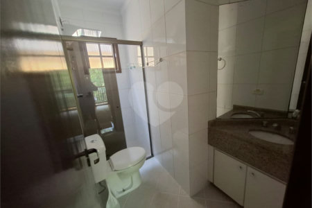 Casa para alugar com 4 quartos, sendo 2 suítes, no condomínio Palm Garden, São Paulo - SP