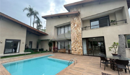 Sobrado à venda com 5 quartos, sendo 3 suítes,  em Tremembé, São Paulo, SP