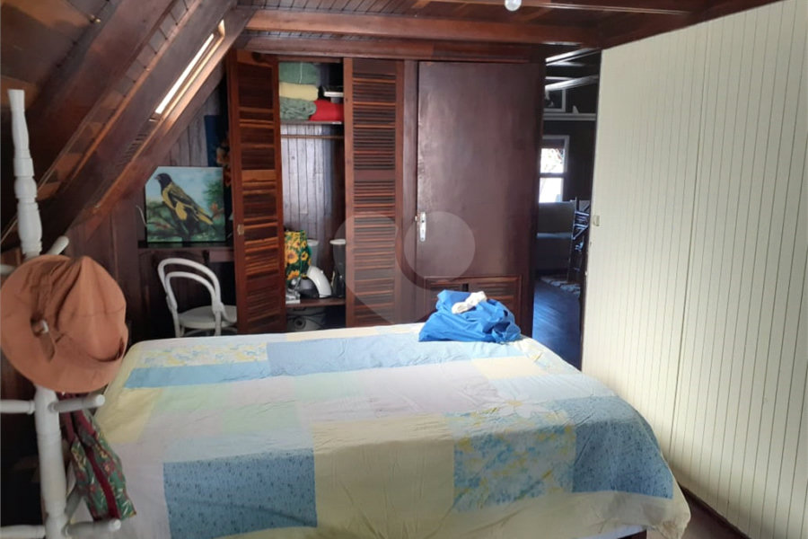 Sobrado à venda com 3 quartos, sendo 1 suíte, em Samambaia, Mairiporã, SP