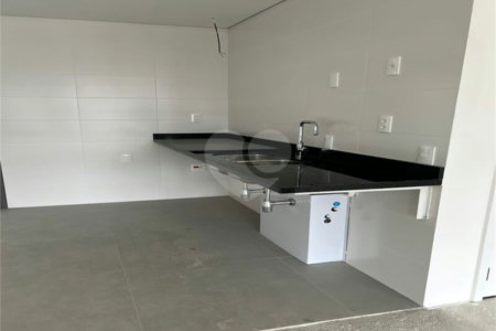 Apartamento à venda com 3 suítes em Campo Belo, São Paulo, SP