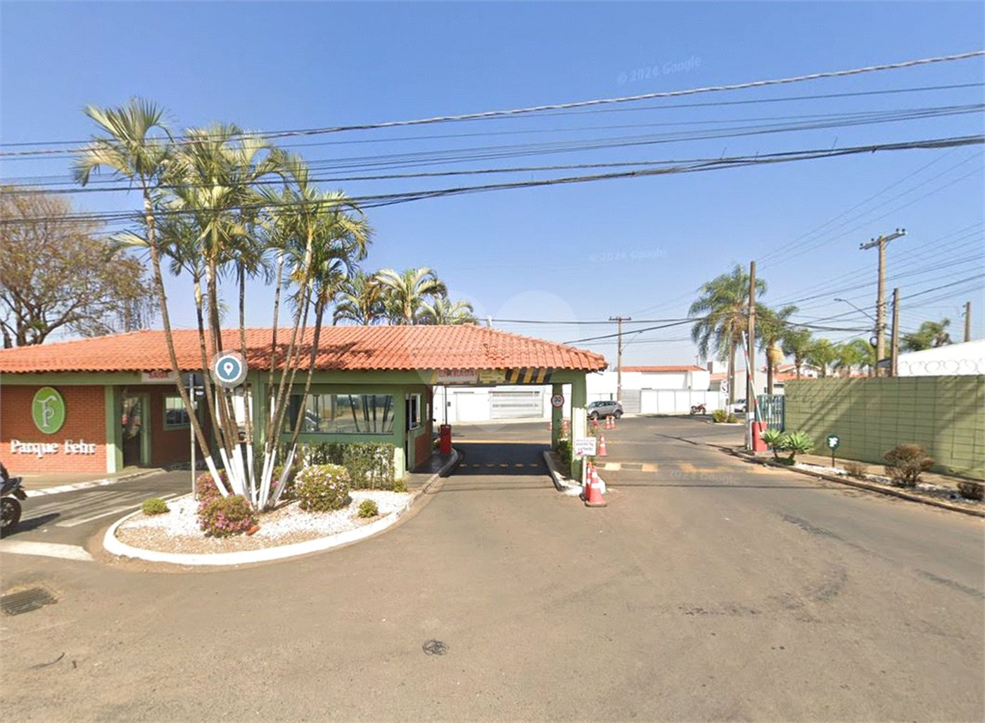 Casa a venda no Parque Fehr.