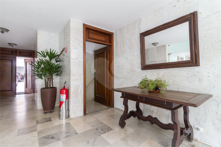 Apartamento à venda com 3 quartos, sendo 1 suíte, em Jardim América, São Paulo, SP