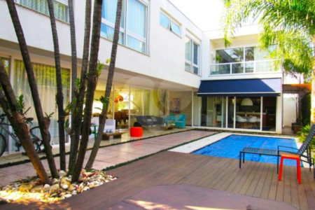 Casa à venda com 4 suítes no condomínio Bauhaus, São Paulo - SP