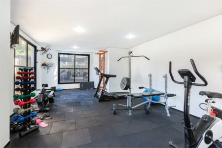 Apartamento à venda com 2 quartos, sendo 1 suíte,  em Vila Hamburguesa, São Paulo, SP