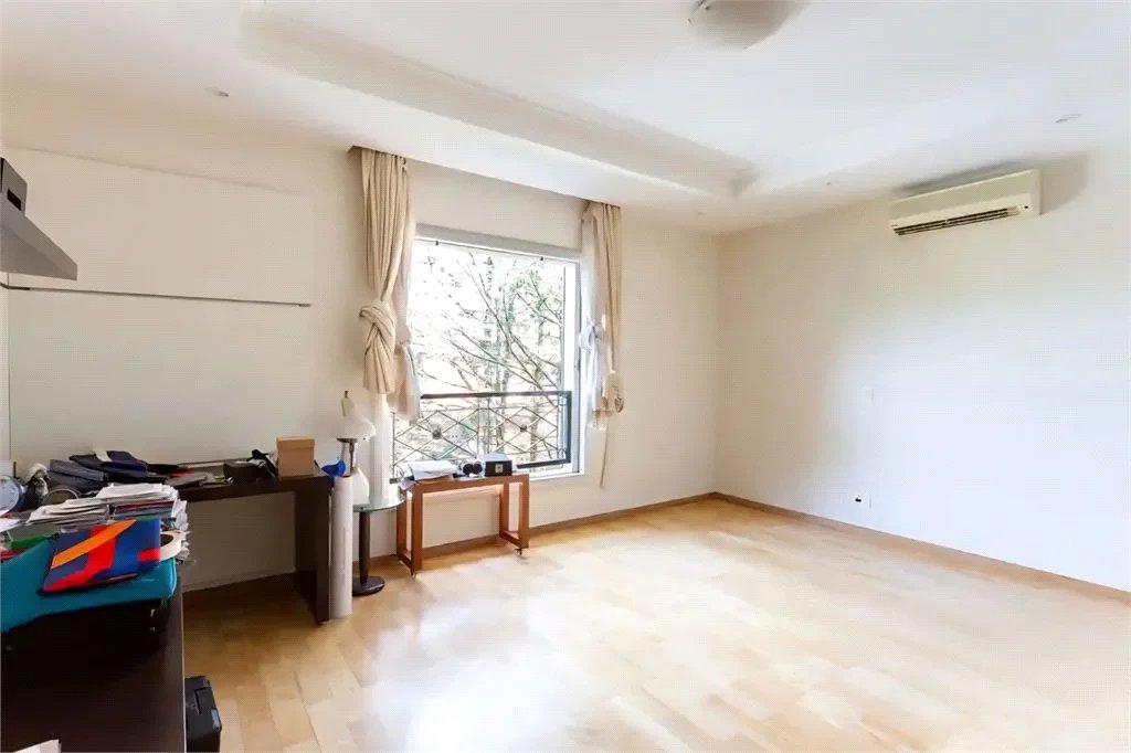 Casa à venda com 4 suítes em Jardim Leonor, São Paulo, SP