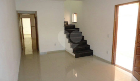 Sobrado à venda com 4 quartos, sendo 2 suítes,  em Vila Rosália, Guarulhos, SP