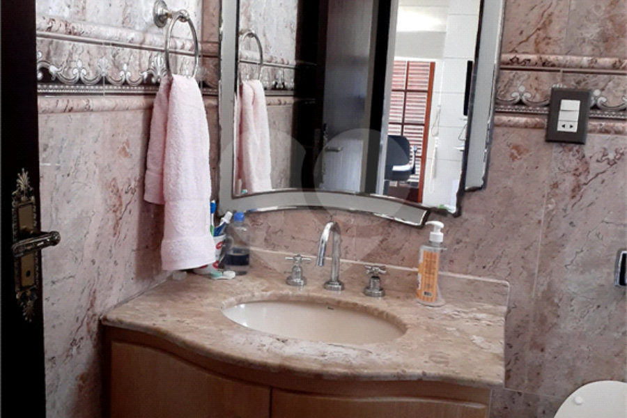 Sobrado à venda com 3 quartos, sendo 1 suíte,  em Vila Guilherme, São Paulo, SP