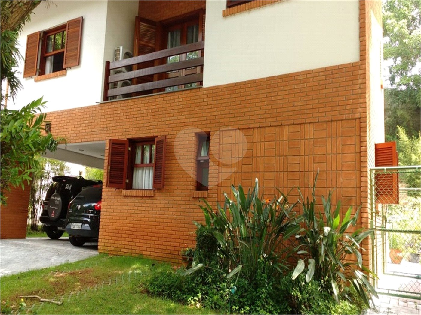 Casa à venda com 4 quartos, sendo 2 suítes,  no condomínio Ypê Branco I, São Paulo - SP