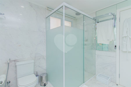 Apartamento à venda com 3 quartos, sendo 2 suítes, em Vila Nova Conceição, São Paulo, SP