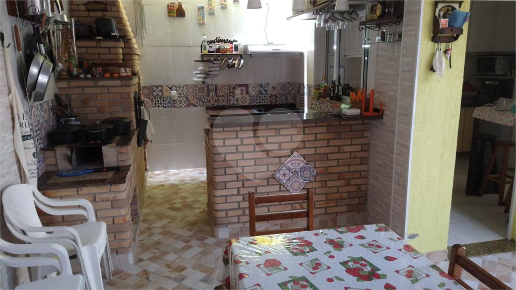 Sobrado à venda com 3 quartos, sendo 1 suíte, em Vila Suissa, Mogi das Cruzes, SP