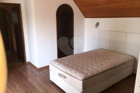 Casa à venda com 3 quartos, sendo 1 suíte, no condomínio Lago Azul, Araçoiaba da Serra - SP