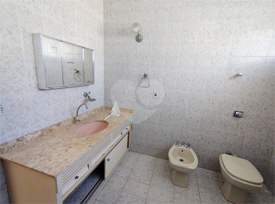 Casa à venda com 3 quartos, sendo 1 suíte, em Vila Vianelo, Jundiaí, SP