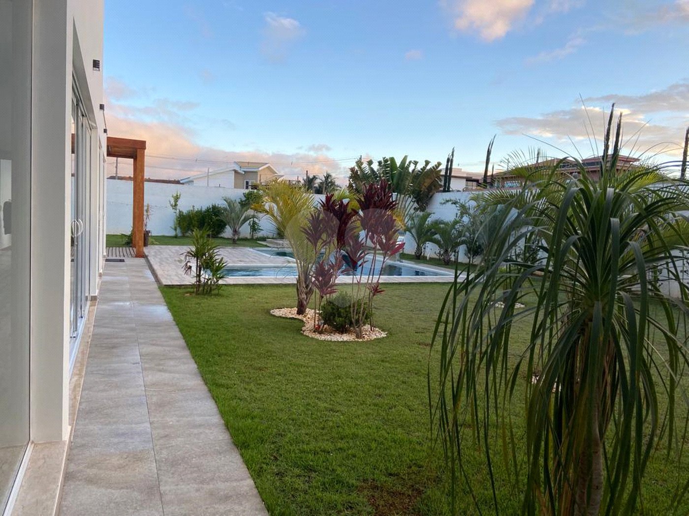 Casa à venda com 5 suítes no condomínio Residencial Fazenda Alta Vista, Salto de Pirapora - SP