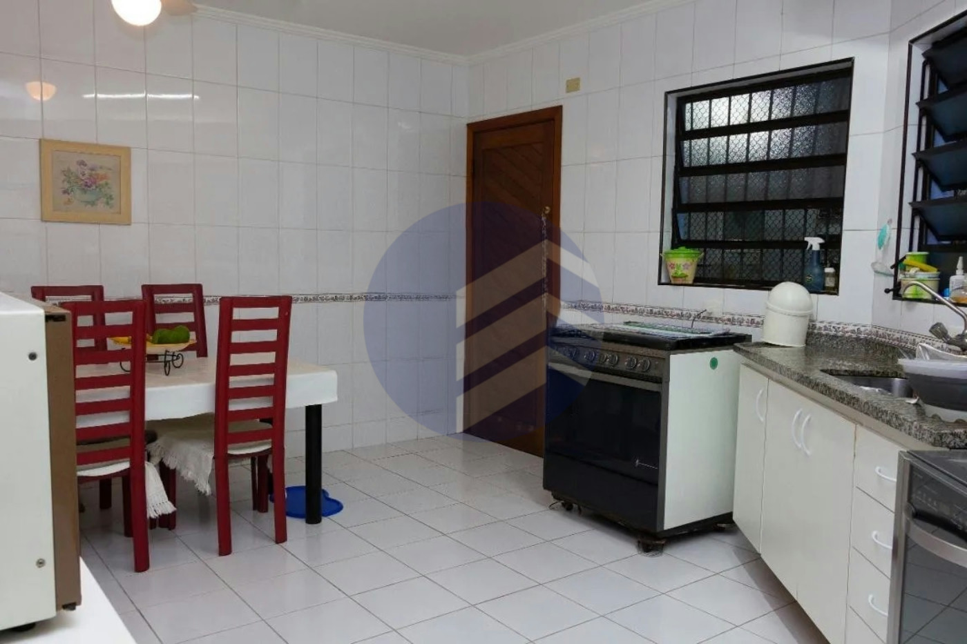 Sobrado à venda com 4 quartos, sendo 1 suíte, em Jardim Ester Yolanda, São Paulo - SP