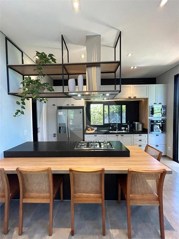 Belíssima Casa à venda com 453m², 4 suítes e 5 vagas de garagem em Atibaia!!!!