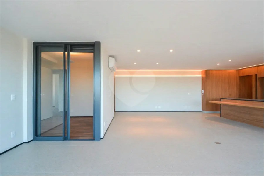 Apartamento para venda e locação em Pinheiros com 3 quartos, sendo 3 suítes, 178m²