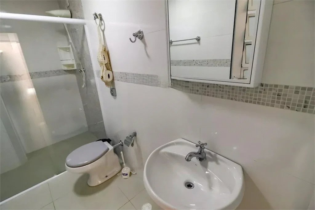 Sobrado à venda com 4 quartos, sendo 1 suíte, em Vila Sônia, São Paulo, SP