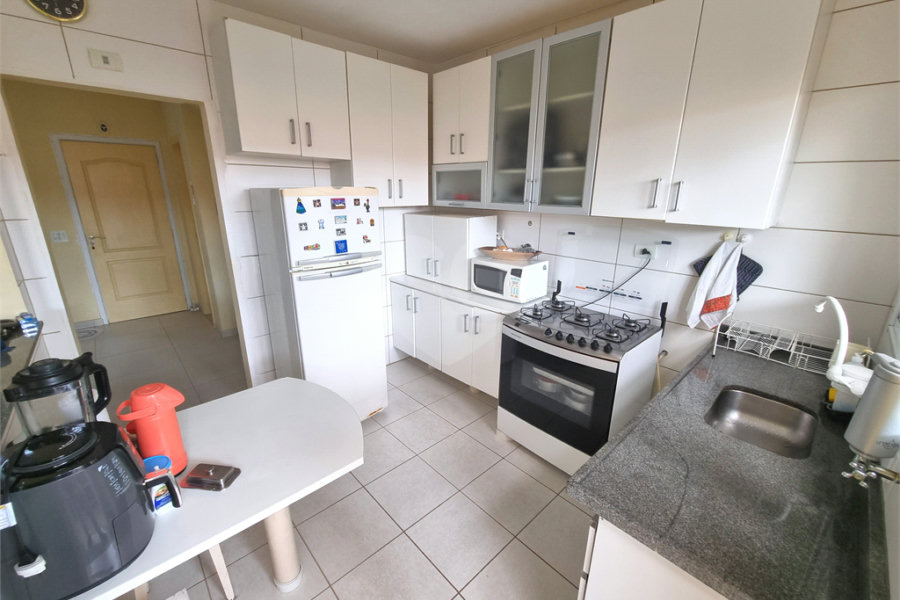 Casa à venda com 3 quartos, sendo 1 suíte, no condomínio Village St. Louis, São Paulo - SP