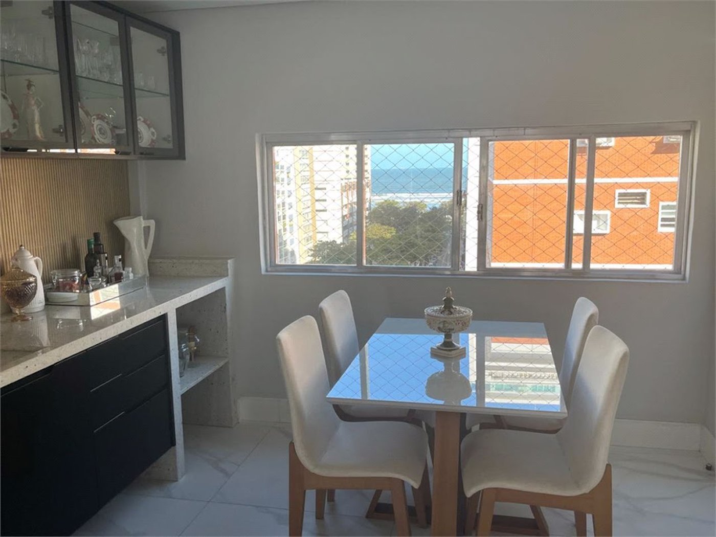 Apartamento Residencial à venda, Gonzaga, Santos - AP0199.