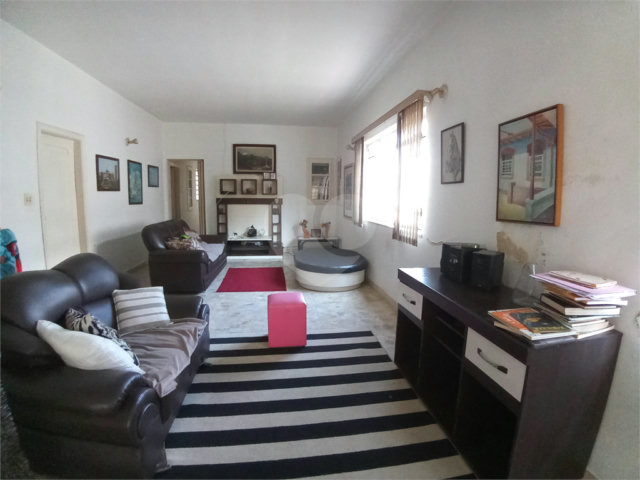 Casa à venda com 4 quartos, sendo 2 suítes,  em Santana, São Paulo, SP