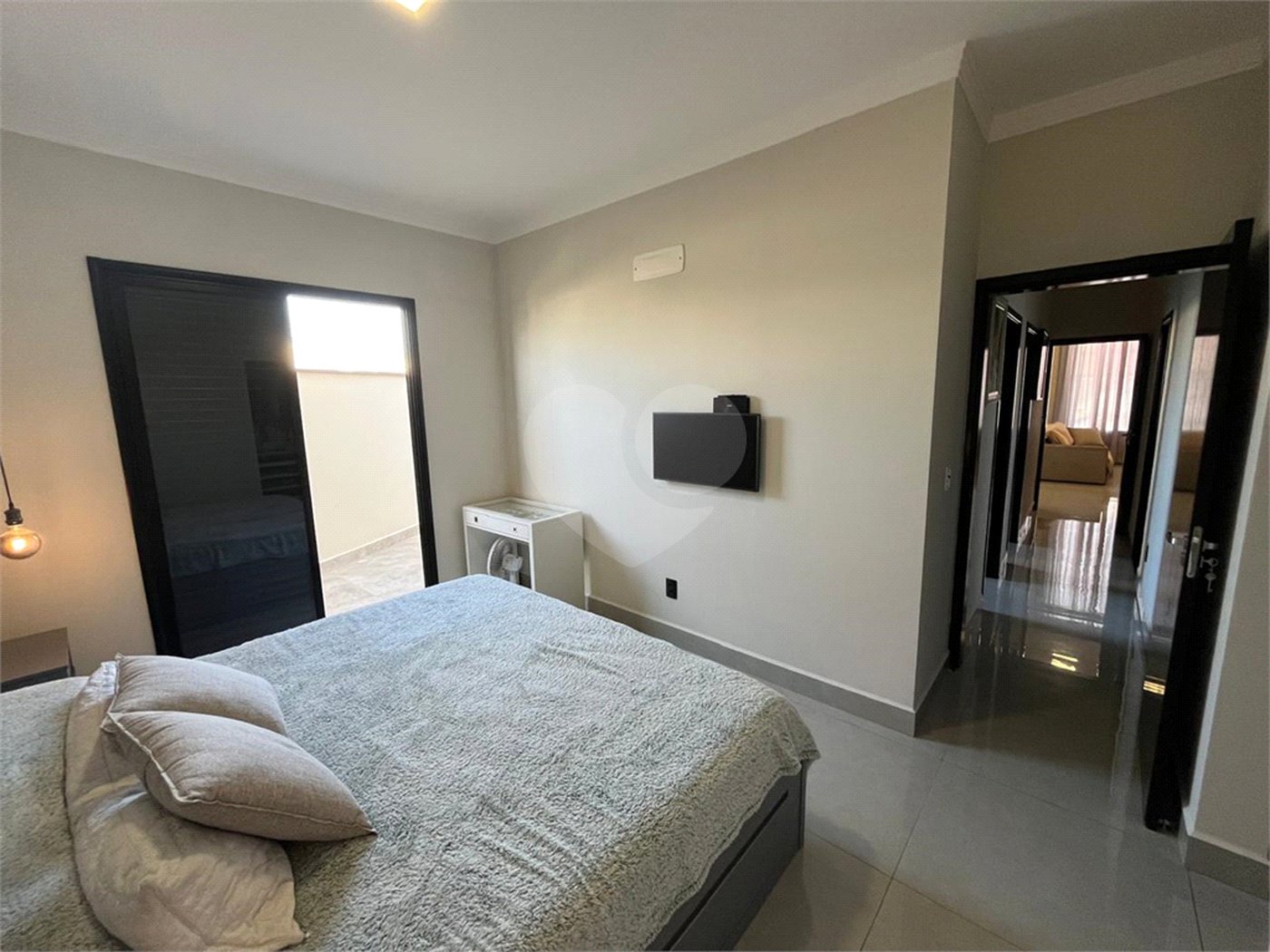 Casa à venda com 3 quartos, sendo 1 suíte, no condomínio Vila Paraty, Indaiatuba - SP