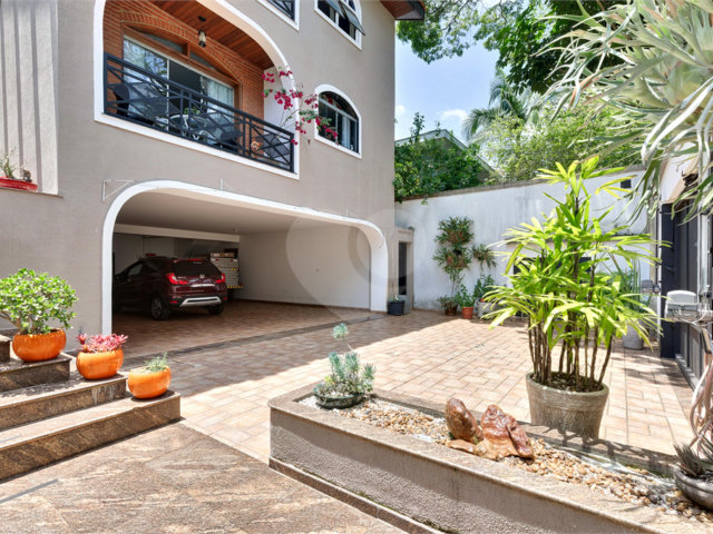 Casa à venda com 5 quartos, sendo 4 suítes,  em Alto da Boa Vista, São Paulo, SP