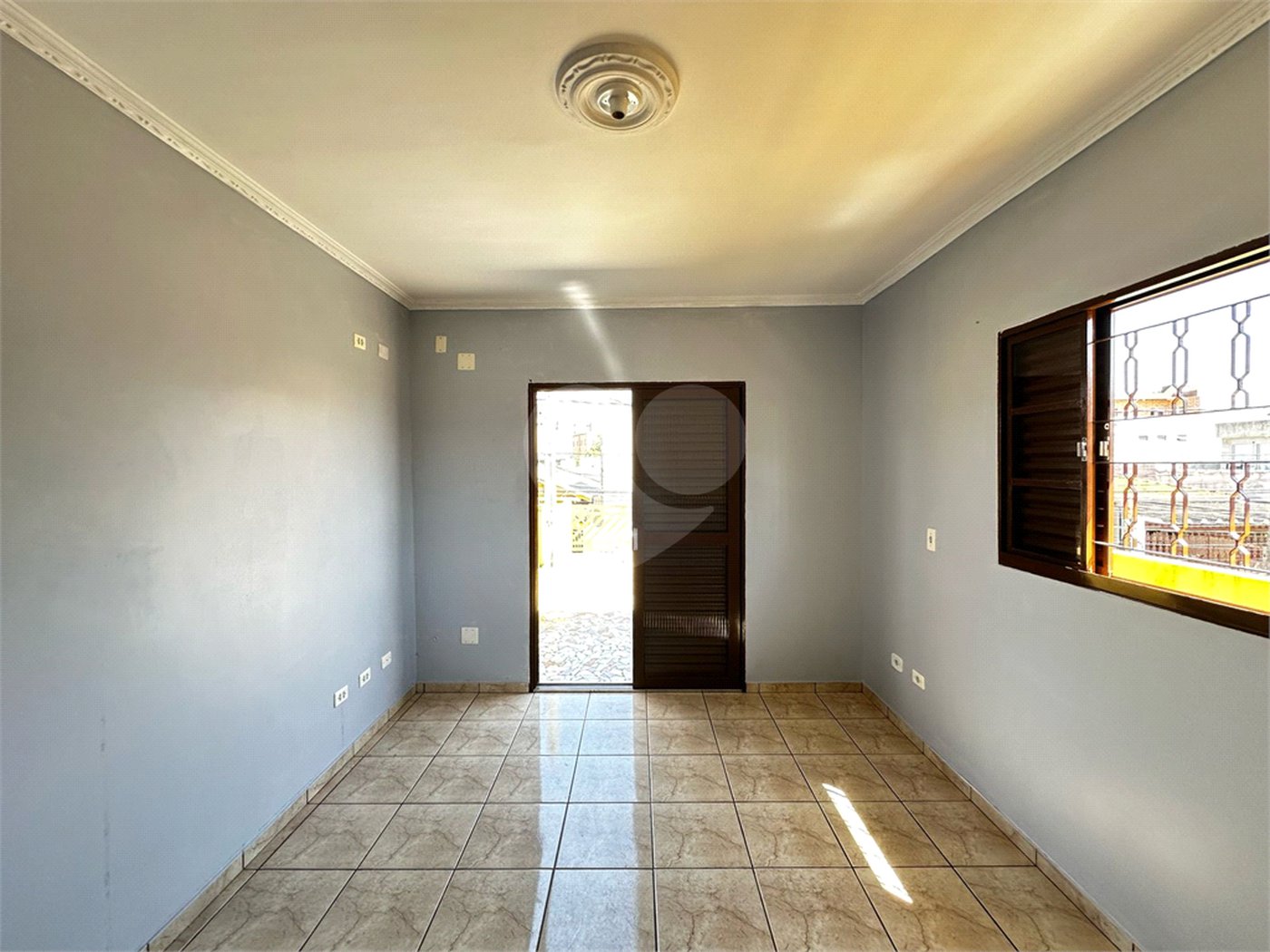 Sobrado à venda com 4 quartos, sendo 1 suíte, em Vila Amorim, Suzano, SP