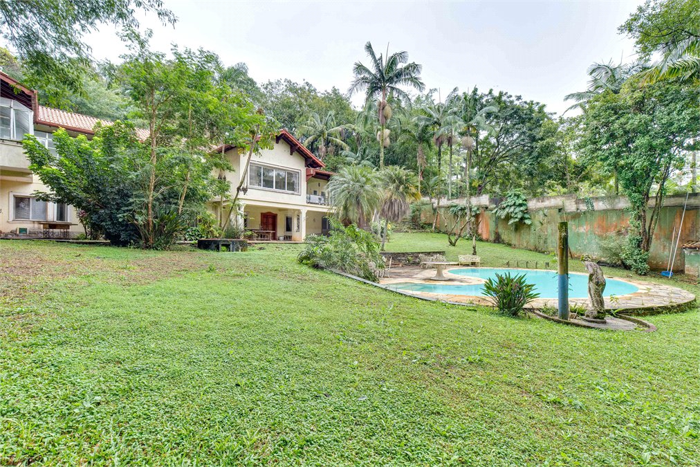 Casa à venda com 5 suítes no condomínio Chácara Flora, São Paulo - SP