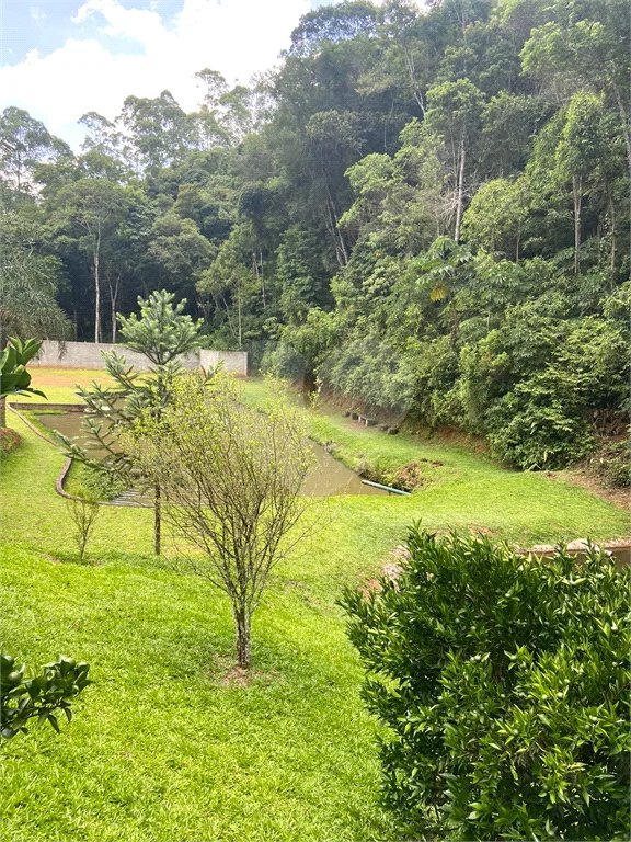 Vende-se chácara com lago Nazare Paulista com 3.000 m²