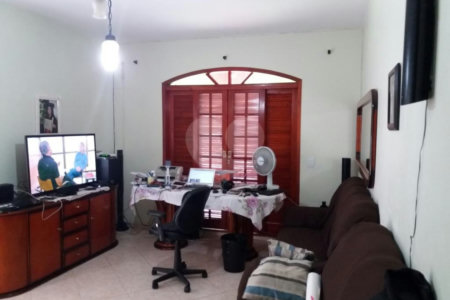 Sobrado à venda com 3 quartos, sendo 1 suíte, em Jardim Maria Duarte, São Paulo, SP