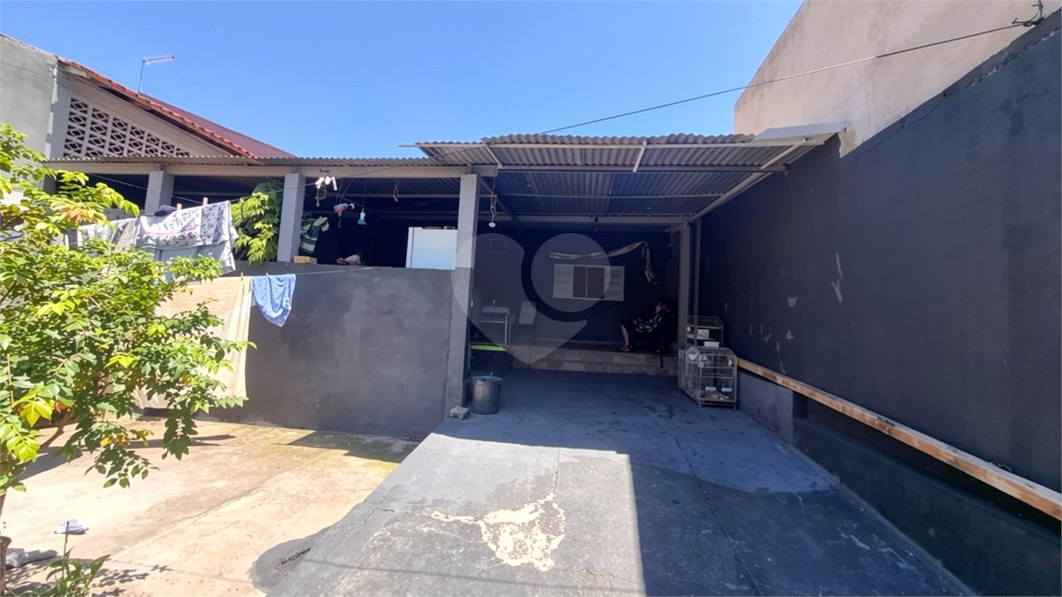Casa à venda com 3 quartos em Residencial Azulville II, Matão, SP