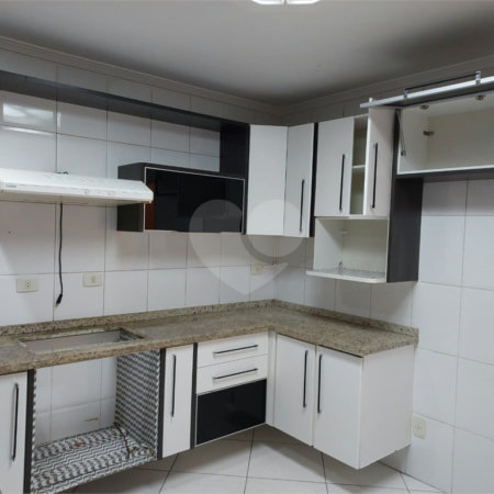 Sobrado à venda com 2 quartos em Jardim Santa Mena, Guarulhos, SP
