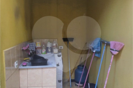 Sobrado à venda com 6 quartos, sendo 1 suíte, em Vila Acoreana, Poá, SP