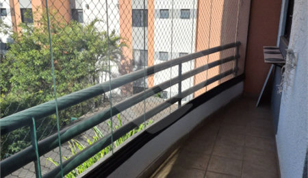 Apartamento à venda com 3 quartos, sendo 1 suíte,  em Cidade São Francisco, São Paulo, SP
