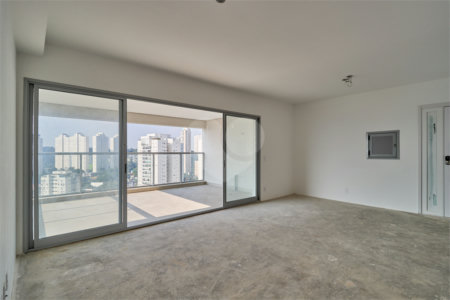 Apartamento à venda com 3 quartos, sendo 1 suíte, em Jardim Marajoara, São Paulo, SP