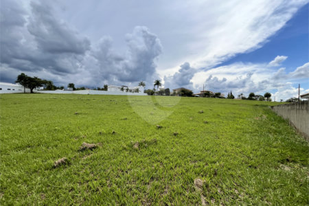 Terreno à venda no condomínio Residencial Saint Charbel, Araçoiaba da Serra - SP