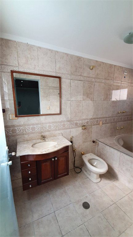Sobrado à venda com 3 quartos, sendo 1 suíte,  em Horto, São Paulo, SP