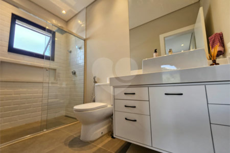 Casa à venda com 4 suítes no condomínio Residencial Itahyê, Santana de Parnaíba - SP